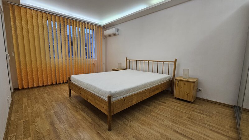 Basarabia, Chisinau, Aleea Mozaicului, apartament 3 camere, mobilat, liber